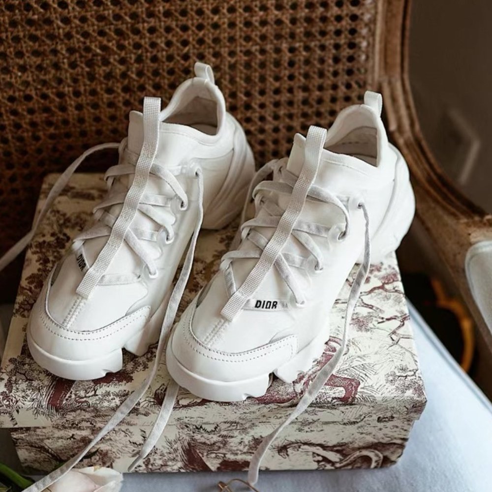 authentic white Dior D-CONNECT SNEAKER Size 5